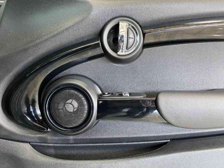 2019-MINI-Hatch-Cooper-S-Auto_11