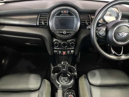 2019-MINI-Hatch-Cooper-S-Auto_16