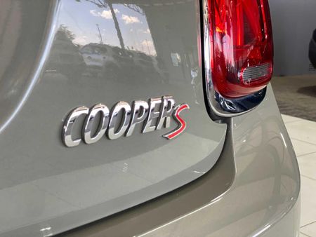 2019-MINI-Hatch-Cooper-S-Auto_19