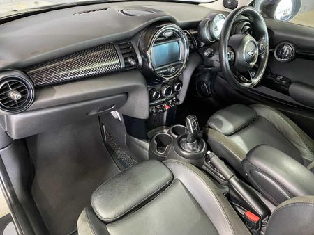 2019-MINI-Hatch-Cooper-S-Auto_6
