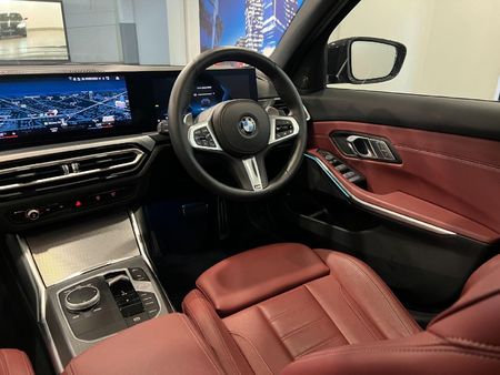 2023-BMW-3-Series-330i-M-Sport-Auto_7