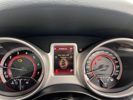 2012-Dodge-Journey-36-V6-SXT-Auto_9