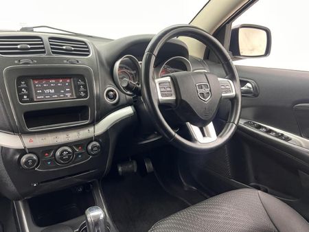 2012-Dodge-Journey-36-V6-SXT-Auto_7