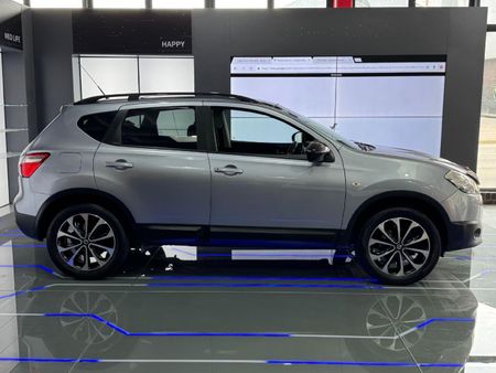 2013-Nissan-Qashqai-15-dCi-Acenta_2