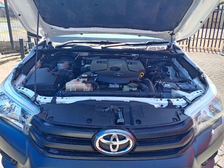 2017-Toyota-Hilux-24-GD-Single-Cab_9