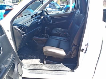 2017-Toyota-Hilux-24-GD-Single-Cab_7