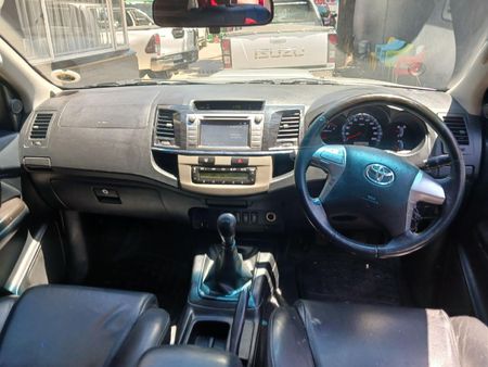 2014-Toyota-Fortuner-30-D-4D-Raised-Body_10