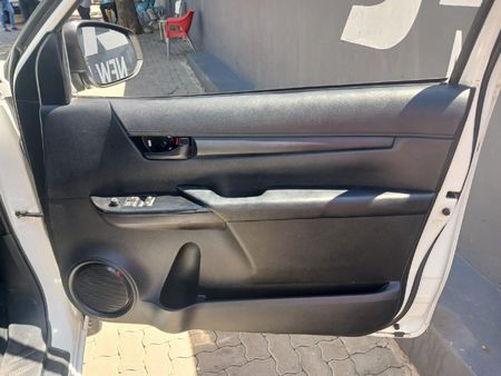 2017-Toyota-Hilux-24-GD-Single-Cab_9