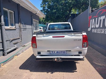 2017-Toyota-Hilux-24-GD-Single-Cab_5