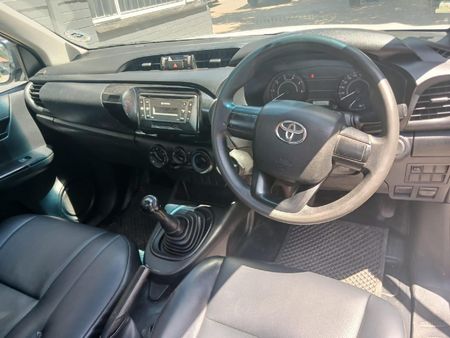 2017-Toyota-Hilux-24-GD-Single-Cab_6