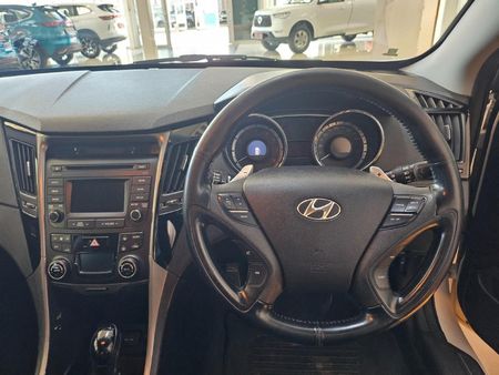 2014-Hyundai-Sonata-24-GDI-Elite-Auto_9