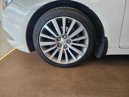 2014-Hyundai-Sonata-24-GDI-Elite-Auto_2