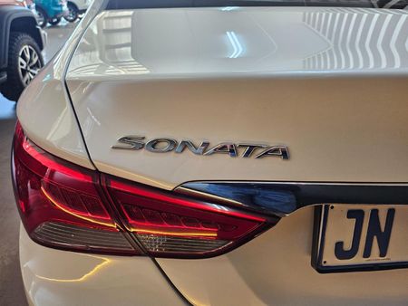 2014-Hyundai-Sonata-24-GDI-Elite-Auto_4