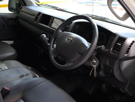 2025-Toyota-Quantum-25-D-4D-Sesfikile-16-seat_6