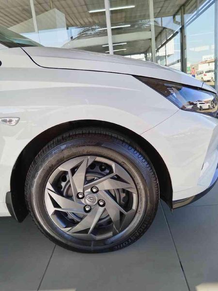 2023-Hyundai-i20-12-Motion_3