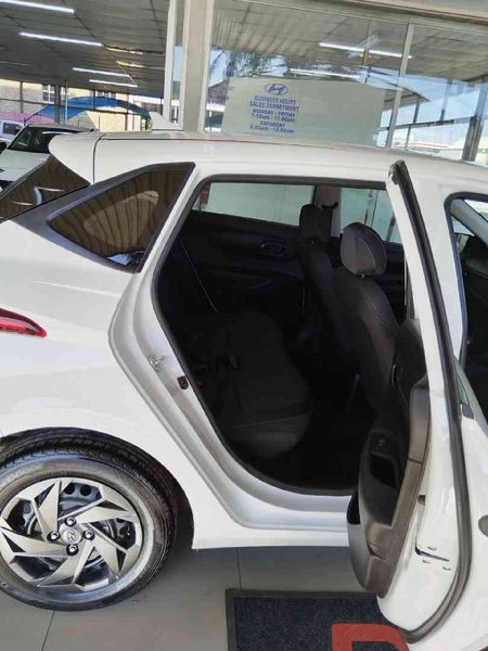 2023-Hyundai-i20-12-Motion_7