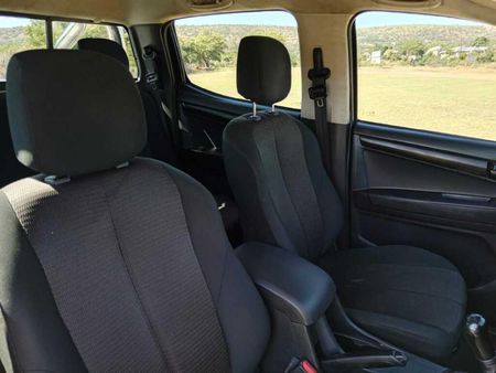 2014-Isuzu-KB-250-D-Teq-LE-Double-Cab_11