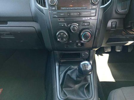 2014-Isuzu-KB-250-D-Teq-LE-Double-Cab_15