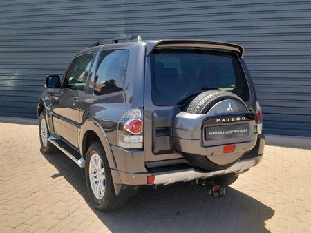 2021-Mitsubishi-Pajero-3-Door-32DI-D-GLS-Legend-Limited-Edition-100_6