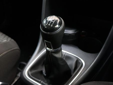 2017-Volkswagen-Polo-Cross-12-TSI_12