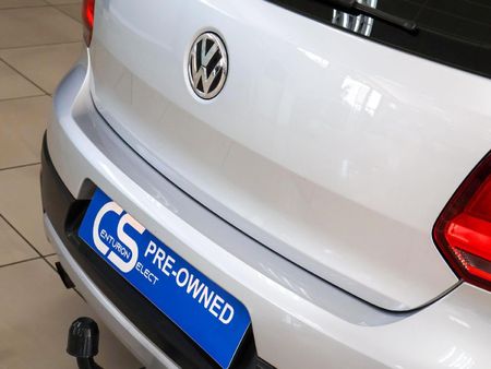 2017-Volkswagen-Polo-Cross-12-TSI_16