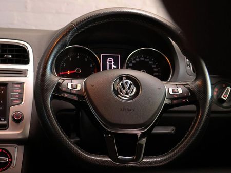 2017-Volkswagen-Polo-Cross-12-TSI_17