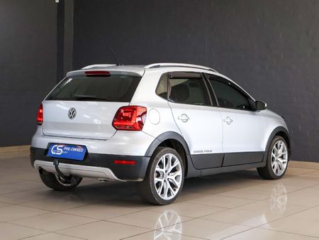 2017-Volkswagen-Polo-Cross-12-TSI_3