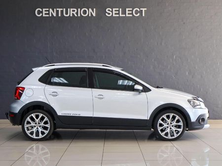 2017-Volkswagen-Polo-Cross-12-TSI_5