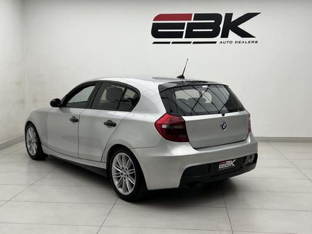 2009-BMW-1-Series-118i-5-dr-M-Sport_3