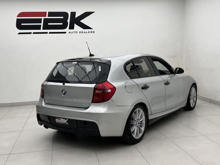 2009-BMW-1-Series-118i-5-dr-M-Sport_5