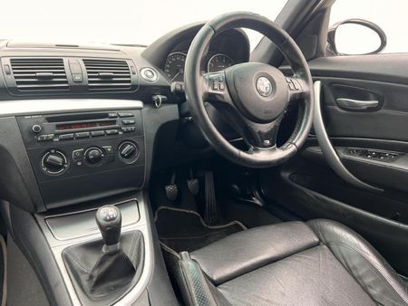 2009-BMW-1-Series-118i-5-dr-M-Sport_7