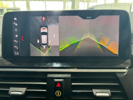 2019-BMW-X4-M40i_11
