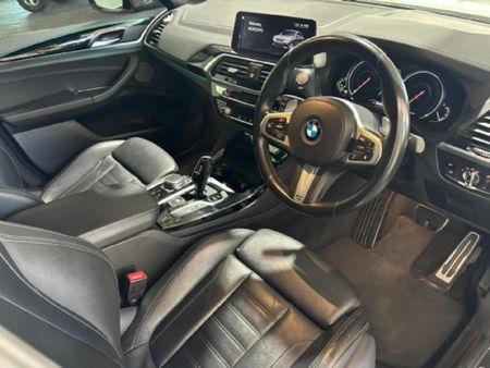 2019-BMW-X4-M40i_7
