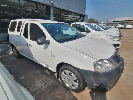 2018-Nissan-NP200-15-dCi-Safety-Pack_1