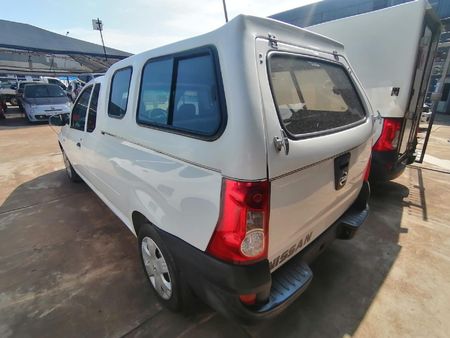 2018-Nissan-NP200-15-dCi-Safety-Pack_3