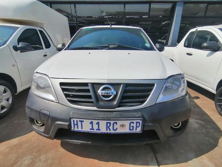 2018-Nissan-NP200-15-dCi-Safety-Pack_4