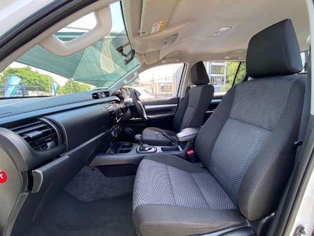 2020-Toyota-Hilux-24-GD-6-SRX-4x4-Auto-Double-Cab_10
