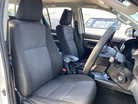 2020-Toyota-Hilux-24-GD-6-SRX-4x4-Auto-Double-Cab_14