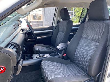 2020-Toyota-Hilux-24-GD-6-SRX-4x4-Auto-Double-Cab_8