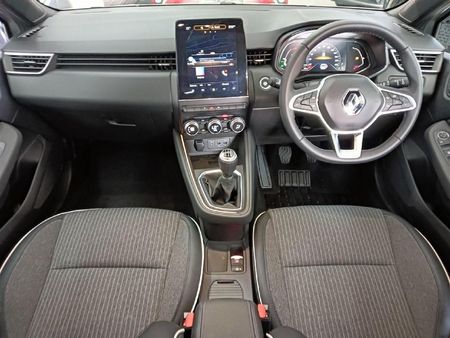 2024-Renault-Clio-V-10T-Intens_10