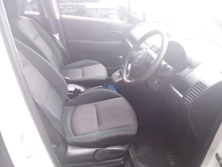 2008-Mazda-5-20-Active_4
