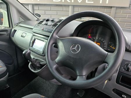 2005-Mercedes-Benz-Vito-115-CDI-CrewBus_14
