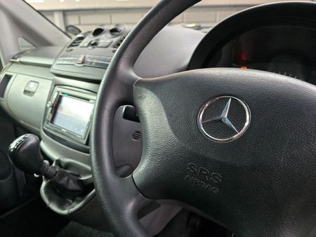 2005-Mercedes-Benz-Vito-115-CDI-CrewBus_15