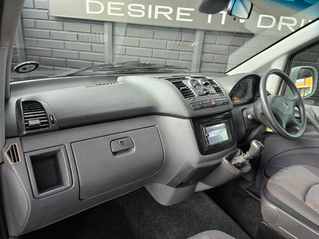 2005-Mercedes-Benz-Vito-115-CDI-CrewBus_18