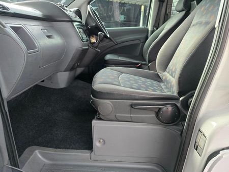 2005-Mercedes-Benz-Vito-115-CDI-CrewBus_21