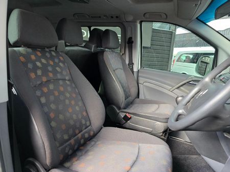 2005-Mercedes-Benz-Vito-115-CDI-CrewBus_24