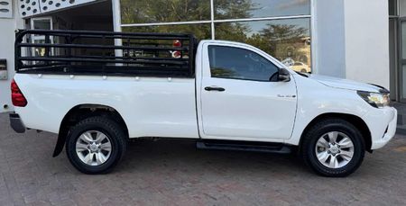2018-Toyota-Hilux-24-GD-6-Raised-Body-SRX-Single-Cab_2