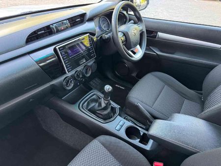 2018-Toyota-Hilux-24-GD-6-Raised-Body-SRX-Single-Cab_6