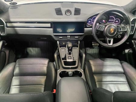 2020-Porsche-Cayenne-Coupe-Turbo_13