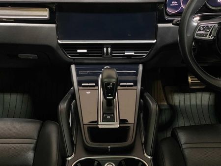 2020-Porsche-Cayenne-Coupe-Turbo_21